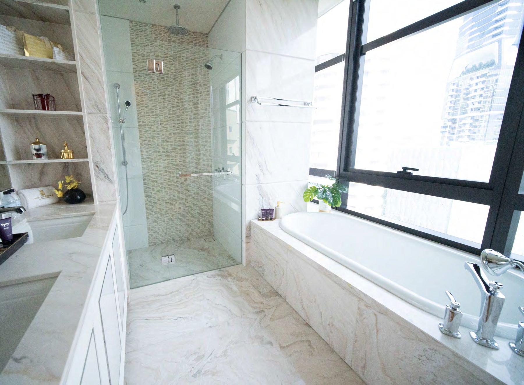 Bathroom (showflat)