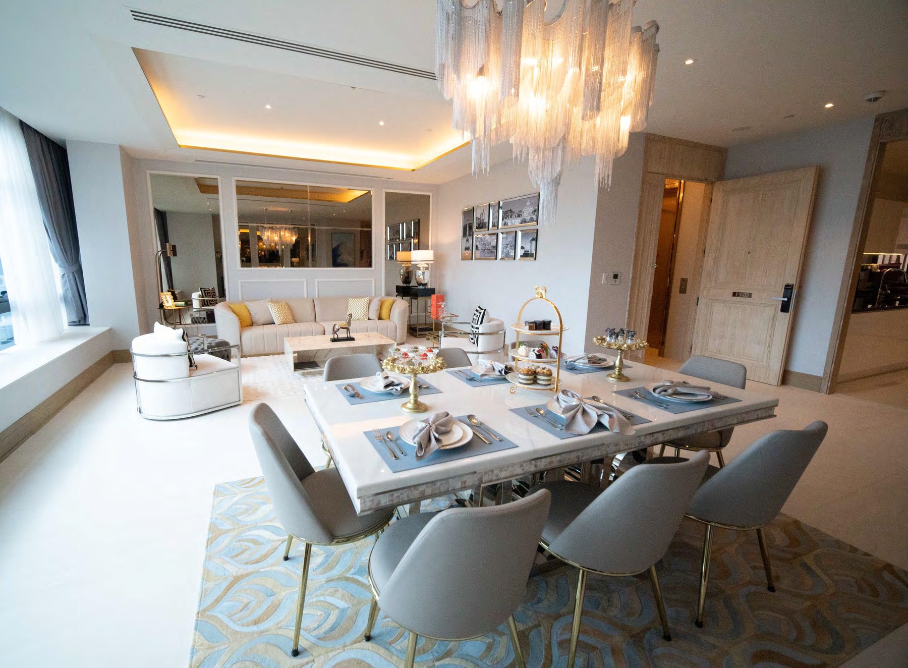 Dining area (showflat)